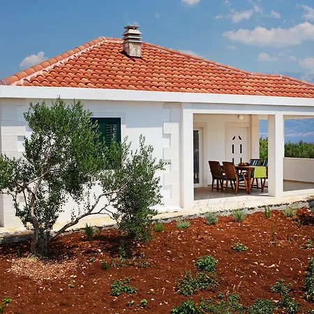 Vikendica Robinzon Zavala