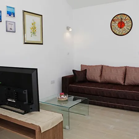 Robinzon Zavala Ferienhaus *