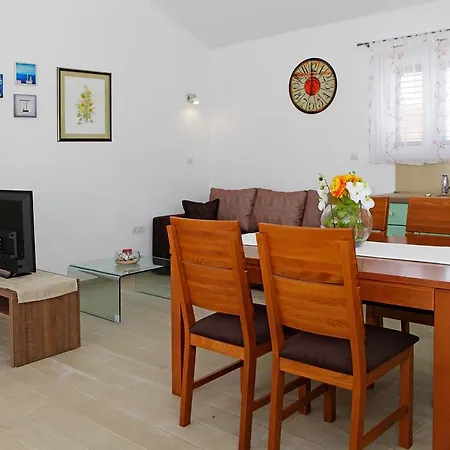 Vikendica Robinzon Zavala