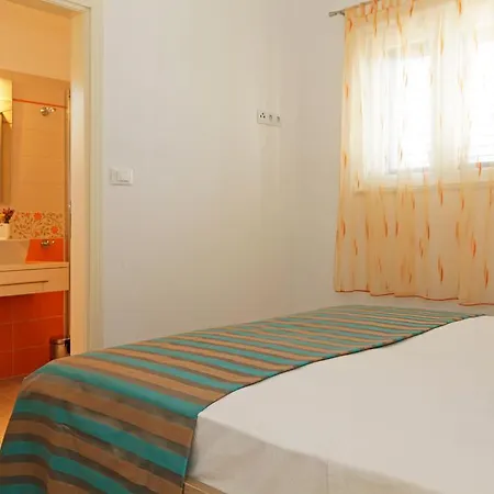 Vikendica Robinzon Zavala