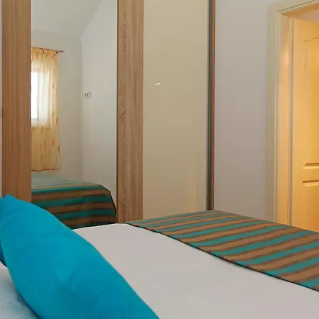 Robinzon Zavala Vikendica