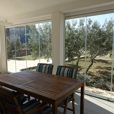 Robinzon Zavala * Povlja (Brac)