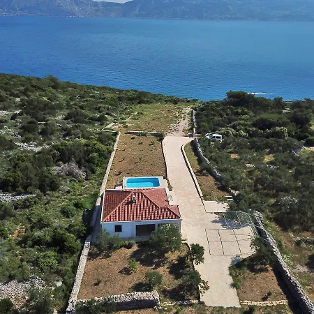 Vikendica Robinzon Zavala *