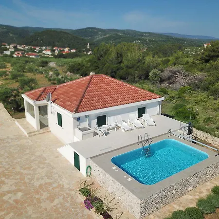 Robinzon Zavala Povlja (Brac)